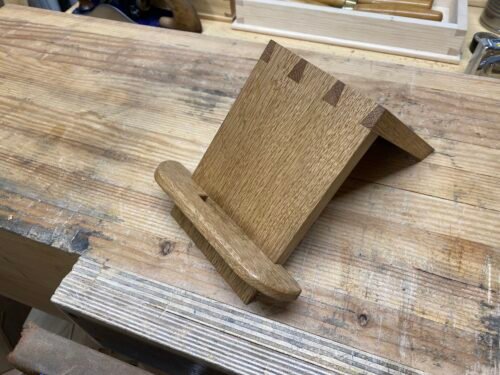 Device Stand - RED OAK